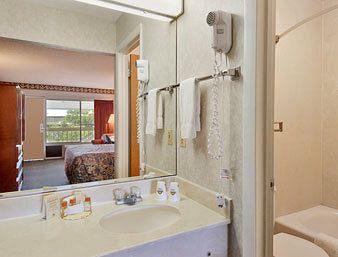 Rodeway Inn Leesburg Chain Of Lakes Стая снимка